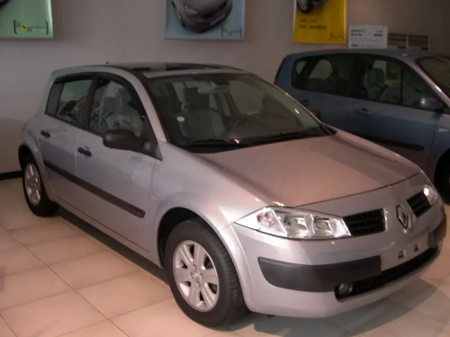 Дефлектори вікон Renault Megane II (02-08) Хетчбек - Hic (накладні) 4