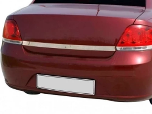 Хром накладка на багажник Fiat Linea (07-12) Sedan 4