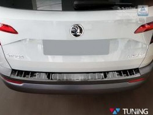 Накладка на бампер Skoda Karoq (NU7; 17-) - Avisa (чорна глянцева) 4