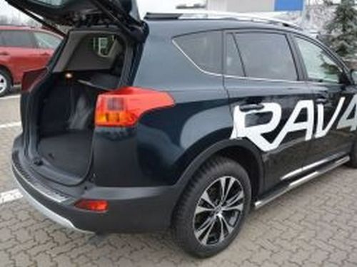 Накладка на задній бампер Toyota Rav4 IV (XA40; 13-15) - Avisa 4