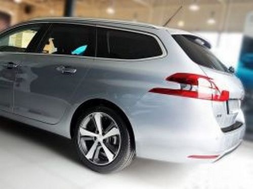 Накладка на задній бампер Peugeot 308 II (T9; 14-21) SW - Avisa (чорна) 8