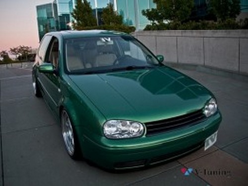 Решітка радіатора VW Golf IV (97-03) - чорна 8