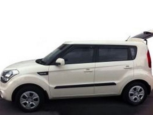 Дефлектори вікон Kia Soul I (AM; 08-13) - Hic (накладні) 4