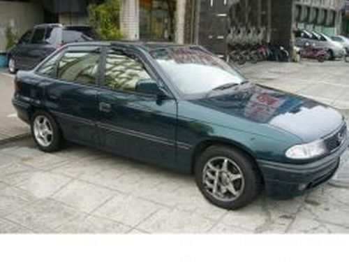 Дефлектори вікон Opel Astra F (91-98) Sedan - Hic (накладні) 4