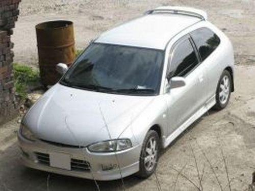 Спойлер над стеклом MITSUBISHI Colt V (CJ0) (1996-2003) 3