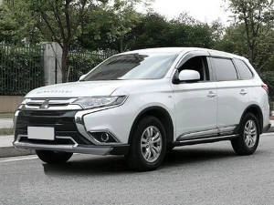 Накладки передняя и задняя Mitsubishi Outlander III (16-18) 4