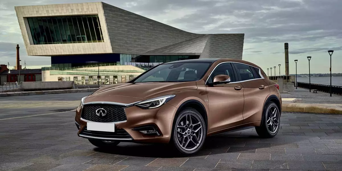 Infiniti Q30