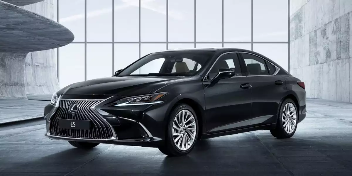 Lexus ES (XZ10; 2018+)