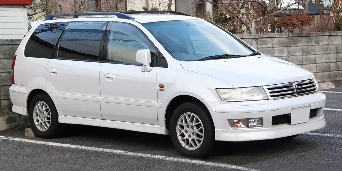 Mitsubishi Space Wagon III (UG; 1997-2003)