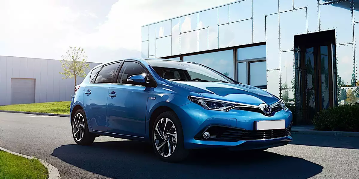 Toyota Auris II (E180; 2015-2018) рестайлінг